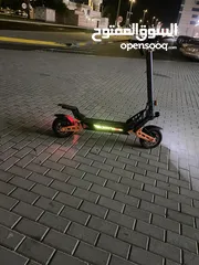  4 سكوتر CRONY السرعة القصوي 43 كم/ساعة و في 30 كيلومتر