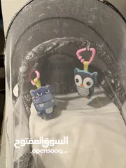  5 كوت اطفال +كرسي سياره+ تخت بيبي مع ناموسيه