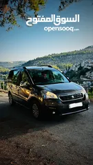  3 بيجو بارتنر تيبي  Blue HDi يد أولى  فحص نخب  سيارة مميزة ونظيفة  تنازل فوري عند الدفع كاش