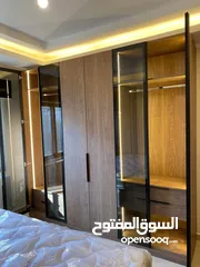  11 خزائن جامبو واجهات زجاج واضاء