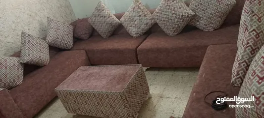  5 طقم كنب عدد 2 جديد استعمال اسبوع واحد البيع لسبب السفر السعر مناسب بحدود المعقول مع ممرات سجاد