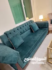 6 طقم كنب مستعمل بحاله جيده جدا للبيع  مع طقم طاولات ثلاث قطع