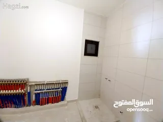  3 شقة طابقية  مميزة بمساحة 210 متر للبيع في شارع مكة ام السماق الجنوبي ( Property ID : 30612 )