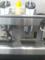  1 ماكينة قهوة مع رحاية