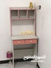  2 ميز مكتبي وردي