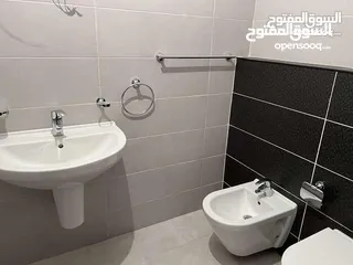  3 شقة فارغة للايجار في منطقة عبدون