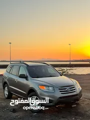  2 HYUNDAI SANTA FE 2012