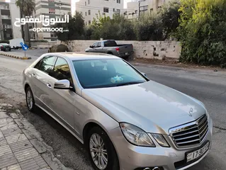  3 Mercedes E 200 CGI. Model 2010