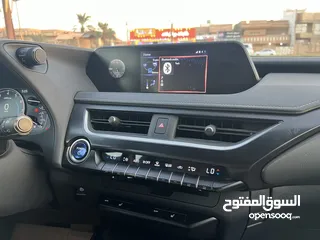  13 2022 لكزز UX 250 h هايبرد وبانزين