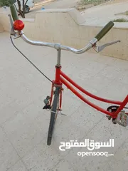  16 ايباد بس محروقه شاشته وكاله مع كرتونته بكل اغراض مكيسه له عندي اسبوع