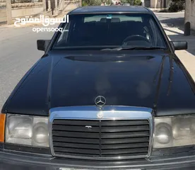  10 مرسيدس بطه موديل  سياره ممتازه مرخصه لا يوجد فيها أي عيوب تحتاج دهان فقط 1993