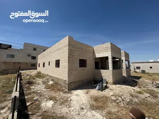  2 ارض للبيع مع شقتين في جناتا ابو نجيم