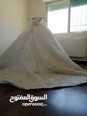  5 فستان عروس ملكي مع كامل ملحقاته