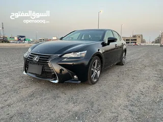  1 لكزس GS 300 موديل 2018 بحالة الوكالة