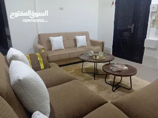  16 طقم كورنر مستورد امريكي استعمال عرسان استعمال عرسان بحالة الوكاله خشب زان و سويد للبيع