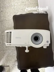  6 بروجكتور Benq mx550 2018 شبه جديد
