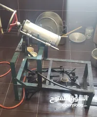  1 الة صنع  ( بلح الشام) الطرمبة - تركي - متكاملة مع قاعدة التركيب ومكان حوض الزيت