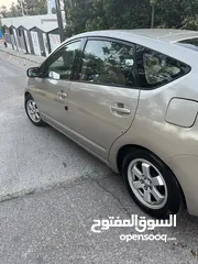  2 Toyota prius 2005  وارد امريكي مالك وحيد من 2010
