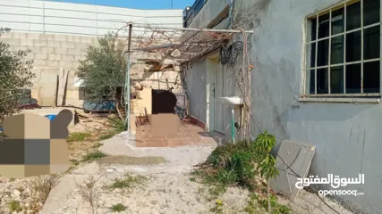  8 منزل مع حواصل مع ارض مستقل للبيع بناء جديد