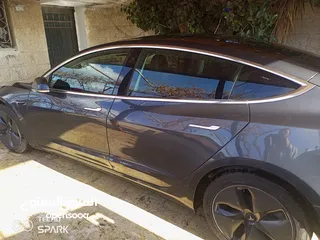  1 تسلا 3 لونج رينج دول ماتور بطاريه كبيره ودفع رباعي  لون فيراني مميز بحاله الوكاله