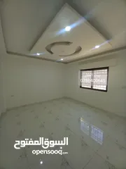  12 شقة ارضية فاخرة مقابل الوينك كافيه للبيع بسعر مغري