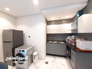  5 شقة اللايجار الشهري دبي الحدائق مكوّنة من غرفتين وصالة ومطبخ جاهز وحمامين