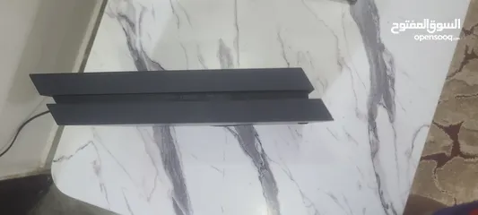  4 بلايستيشن فور فات ون تيرا بايت نضيفة جداً ولا مرا معطله او راحت على صيانه و كنت انضفها كل أسبوع مرا.