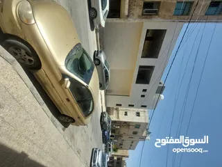  4 محلات تجارية