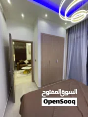  3 شقه متميزه بمسبح خاص بحث الجميع فرضه ذهبيه بجوار اكبر بحيره صناعيه شقه غرفتين وصاله بأقل سعر بكل دبي