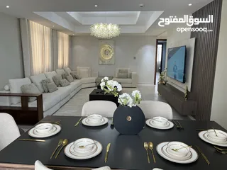  9 للبيع العاجل  شقة مجددة 3 غرف + غرفة خادمة  دخول مباشر للشاطئ