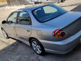  5 كيا سبيكترا 2001 بسعر 2400 جير عادي سياره نظيفه جدا  kia spectra 2001