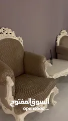  5 elegant side chairs with a white marble table كراسي جانبية أنيقة 2 مع طاولة من الرخام الأبيض