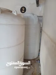  1 خزان ماء بحاجه الى تصليح من الوسط