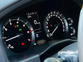  21 تويوتا لاند كروزر 2016 VXR