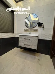  1 شقة جديدة لم تسكن بمساحة 300م