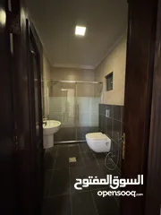  15 فيلا غير مفروشه للايجار السنوي