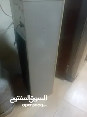  3 كولر ماء ever يدعم البارد والساخن مع زر خلفي مستعمل حالة جيد جدا للبيع بدون القارورة لايوجد خدمة