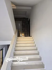  3 شقه طابق ارضي قرب كلية البلقاء الحي الشرقي مساحة الشقه 181 م2 جديد غير مسكون بأعلى تنظيم وموقع ومساح