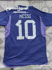  2 The Argentina 2022 World Cup away jersey.