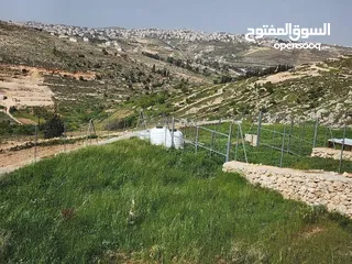  3 للبيع قطعة ارض بسعر مغري الارض 408 متر تصنيف الارض B  معمرة و مصلحة محاطه بسنسلةو شيك مع بواب وقفل