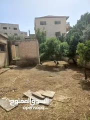  4 منزل للبيع بيت مستقل   في العلكوميه قريب  مسجد ابو بكر. كوشان مشترك مكون 2غرف نوم صالون حمام مطبخ  ز