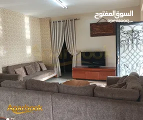  5 بيت مستقل مع مساحة خارجية للبيع   رافات – قرب صيدلية يامن