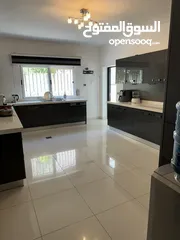  8 شقة ارضية طابقية بمساحة 399 متر2