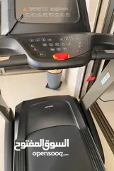  2 جهاز ركض أمريكي كبير جدا يتحمل أوزان ثقيلة بحالة جديدة للبيع / الجهاز ممتاز وقوي