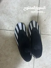  3 حذاء رياضي كرة قدم بحالة جديدة