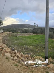  1 ارض للبيع تبعد عن الخط الرئسي 100 متر ارض ممتازه على شارعين وصلها جميع الخدمات