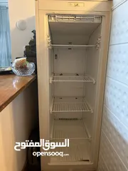  2 فريزر رفوف بحالة ممتازه