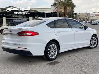  13 Ford fusion Hybrid 2019 SE (Clean title)