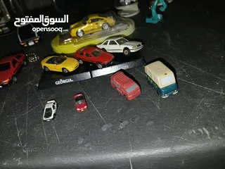  2 مجسمات سيارات حجم صغير من اليابان