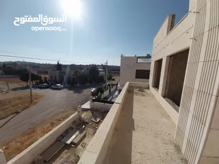  13 فيلا قيد الإنشاء للبيع من المالك مباشرة